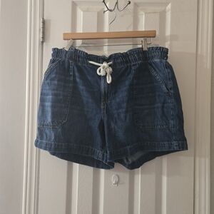 16w Maurices denim shorts